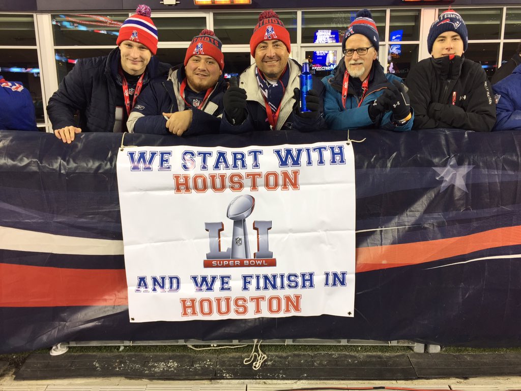 MikeReiss's tweet photo. Patriots fans in the Optum Field Lounge are optimistic. https://t.co/2wMZBMvwTr