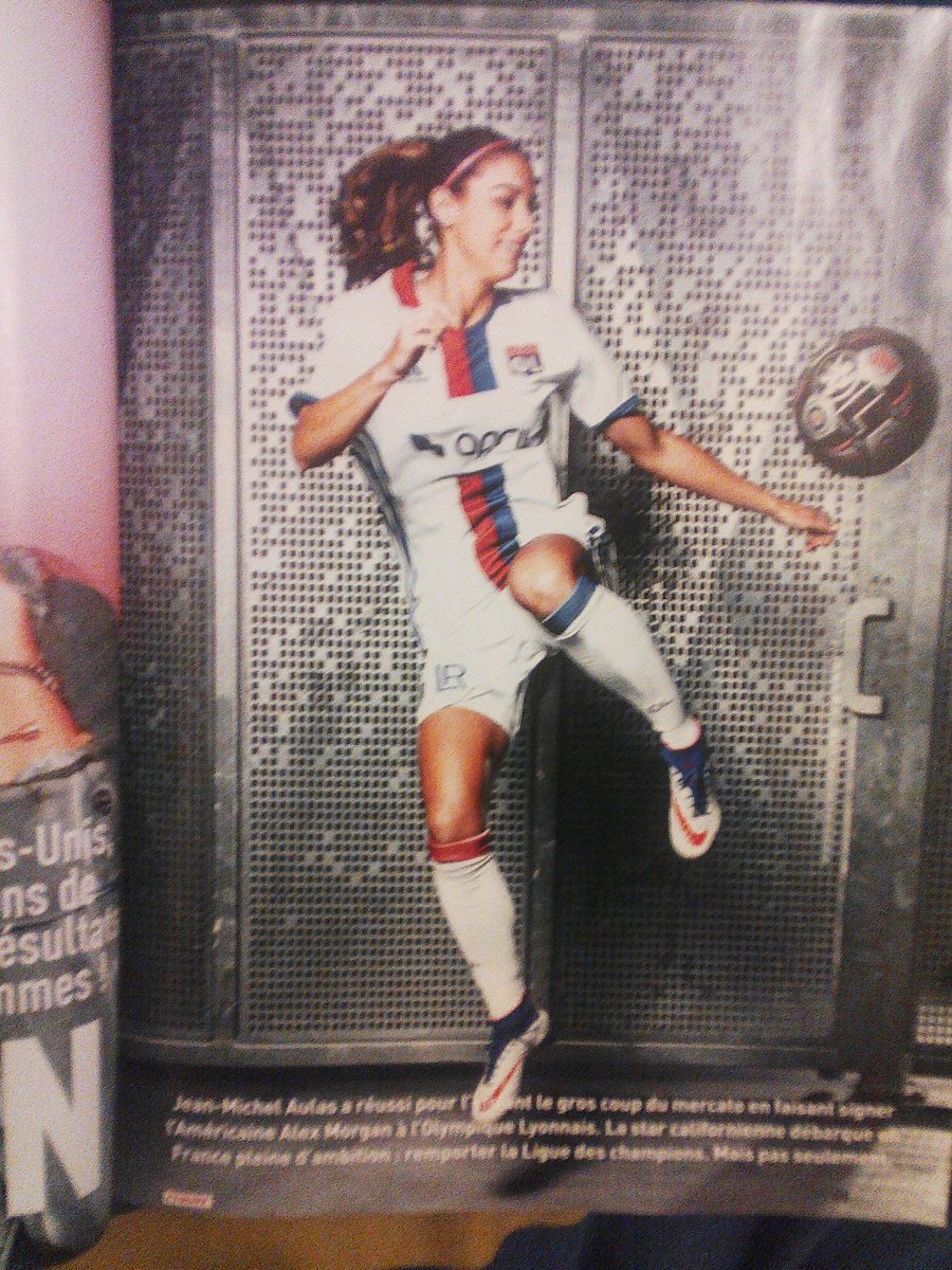 Den_Christo's tweet photo. Magnifique l'interview de l'équipe avec @alexmorgan13 🔴🔵⚽ #TeamOL https://t.co/osJ91RnM39