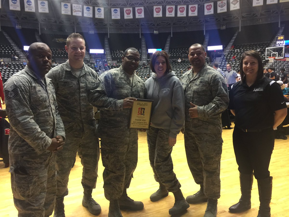 KSANG_184th_IW's tweet photo. Great job to the #184IW Recruiting Team for their efforts in the GWAL/AVCTL 🏀 Challenge!!! https://t.co/xjAaL1FBIu