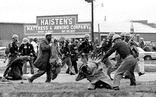 vuduchikin's tweet photo. Picture of Congressman John "All Talk No Action" Lewis taken back when America was great. Look at him just sitting there! Sad! https://t.co/5ZZl972gxG