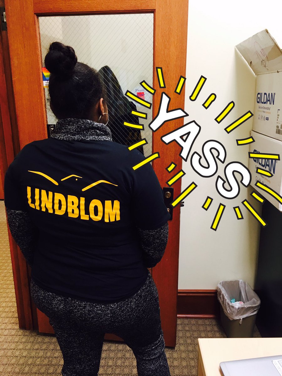 LMSA_19's tweet photo. 🦅ATTENTION LINDBLOM 🦅

😂YALL BEIN' GOOD?😂

🚨$15🚨

🤙🏾MR. CLARK'S OFFICE🤙🏾 https://t.co/ZfYGWeZiCE