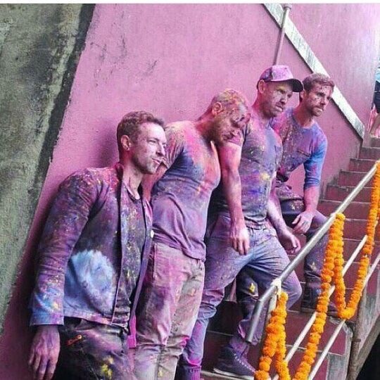 nckmillr's tweet image. RT TO VOTE #HymnForTheWeekend #BestMusicVideo #iHeartAwards #BRITVIDCOLDPLAY #BRITs