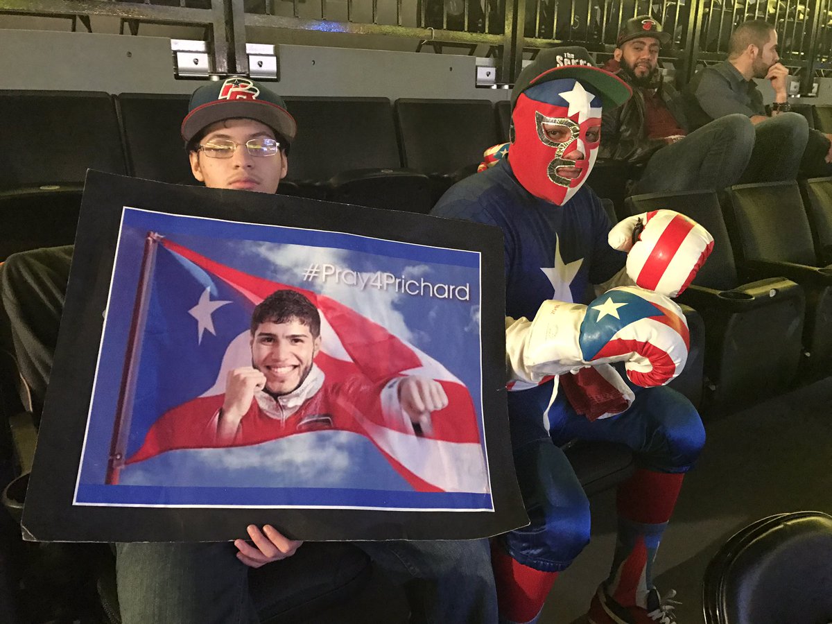 Fans looking great in their support tonight 🇵🇷for <a href="/sniperpedraza/">José Pedraza</a> , <a href="/SerranoSisters/">Amanda Serrano</a> and Prichard Colon💪#JackDegale #BrooklynBoxing
