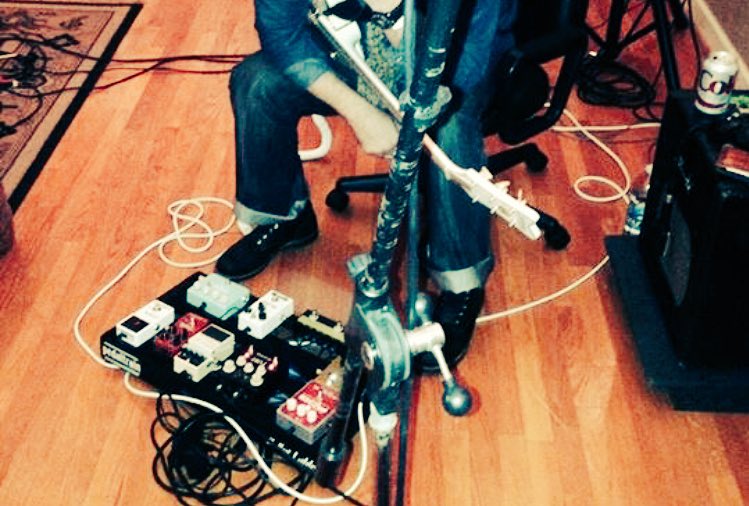 gearmanndude's tweet photo. This was a cool board. To many to list. Better check my Instagram for the lineup #studiorig #recordingsession #pedalboard #gearmanndude https://t.co/6asCm7x1qn