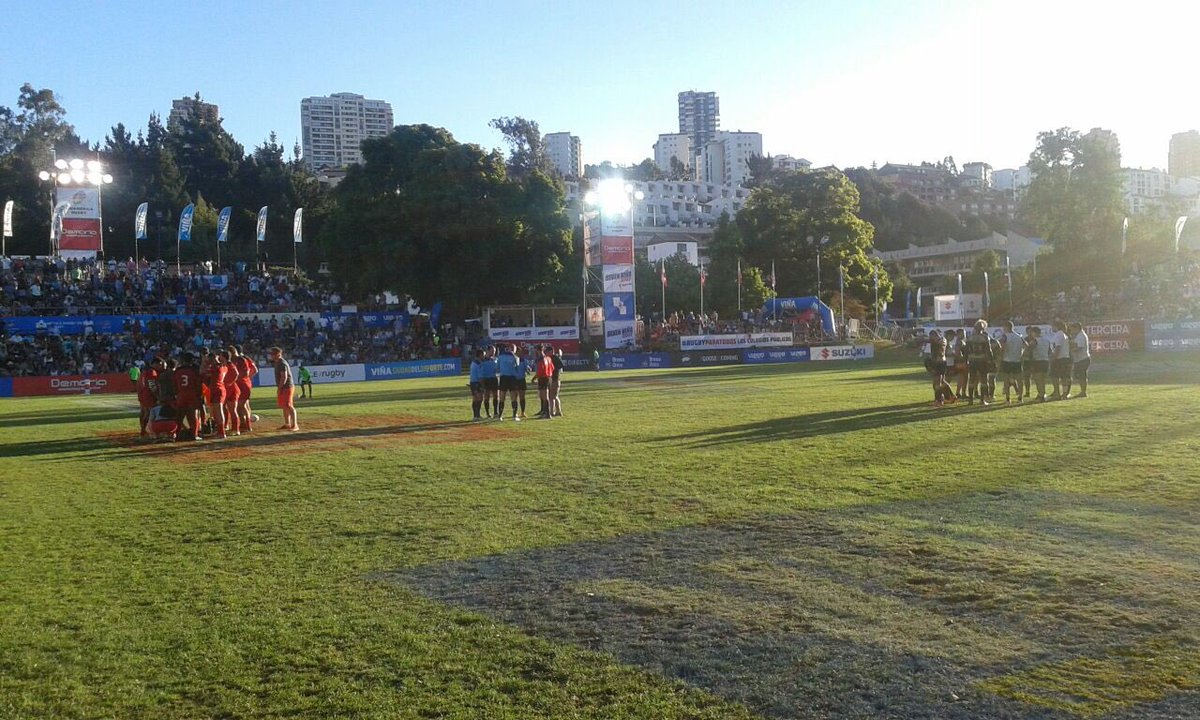 #Canada's Maple Leafs conclude day 1 of the @SevenVina2017 with a 36-12 win over @fecorugby #REDNATION 🇨🇦🏉