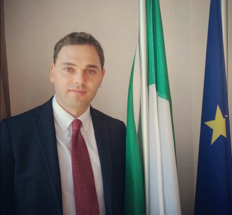 consrecife.esteri.it/consolato_reci…
Conheça um pouco da história do novo cônsul da Itália para o Nordeste.
Gabor de Zagon, assumiu o cargo em 29/12/16.