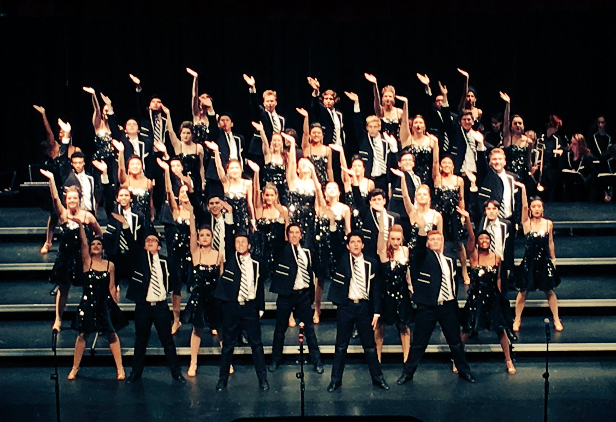 MuscatineComp's tweet image. THEY ARE BACK. Naperville North "ENTOURAGE" is serving #RCS17 right now!!! @NNHS_ShowChoirs