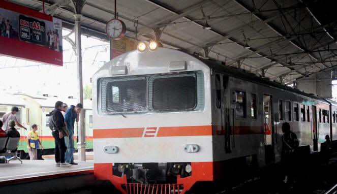 infobdg's tweet photo. Jalur Kereta Bogor-Bandung Bakal Dibuka Kembali https://t.co/neWzhNL6SW #infobdg #c https://t.co/J3Q8skP8NN