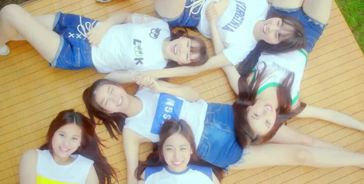 yerinsrabbit's tweet photo. From getting scolded by a teacher to having a vacation together to graduating together to rollerblading with each other. #2yearswithgfriend https://t.co/fVMwIjF5UV