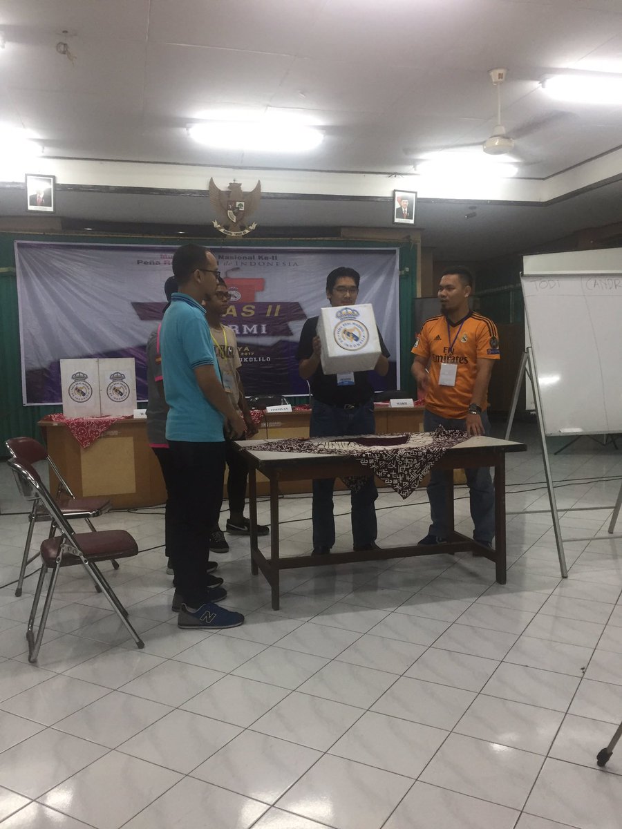 Madrid_Indo's tweet photo. Detik-detik penghitungan suara pemilihan Presiden PRMI periode 2016-2019, Vamos PRMI #Munas2PRMI https://t.co/id0CvZ1sQu