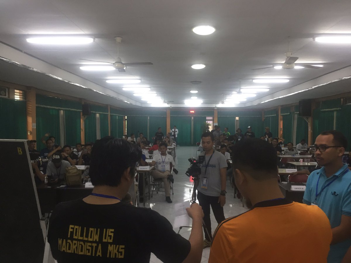 Madrid_Indo's tweet photo. Proses penghitungan surat suara dari total surat suara 39 total suara #munas2PRMI https://t.co/EEWK84AzF7