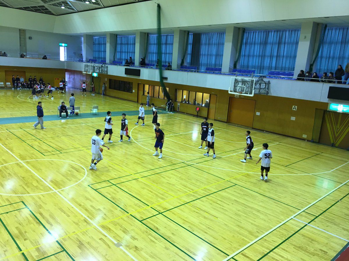 布水vs美川OB6人+布水OB1人
？？？
ホームなんになんで布水OB1人？(笑)