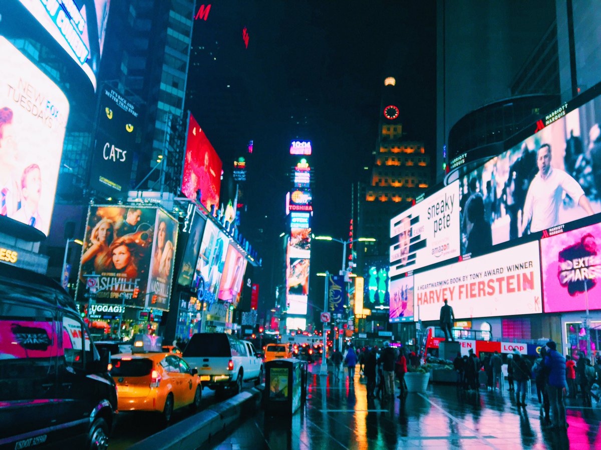 REDListSolution's tweet photo. made it to the big 🍎 for #nrf17 ! Can't wait to see you all in the am at Booth 800 on the 1st floor!!! https://t.co/HTkzrcjwLc