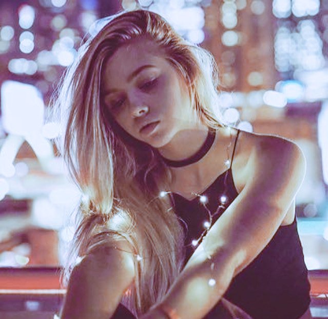 *Sighs* I got fake people show fake love to me