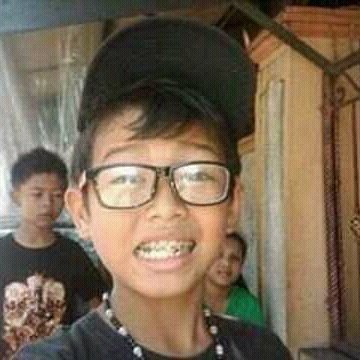 03Yanu's tweet photo. Ini siapa?😀 https://t.co/jC5jfsOhX6