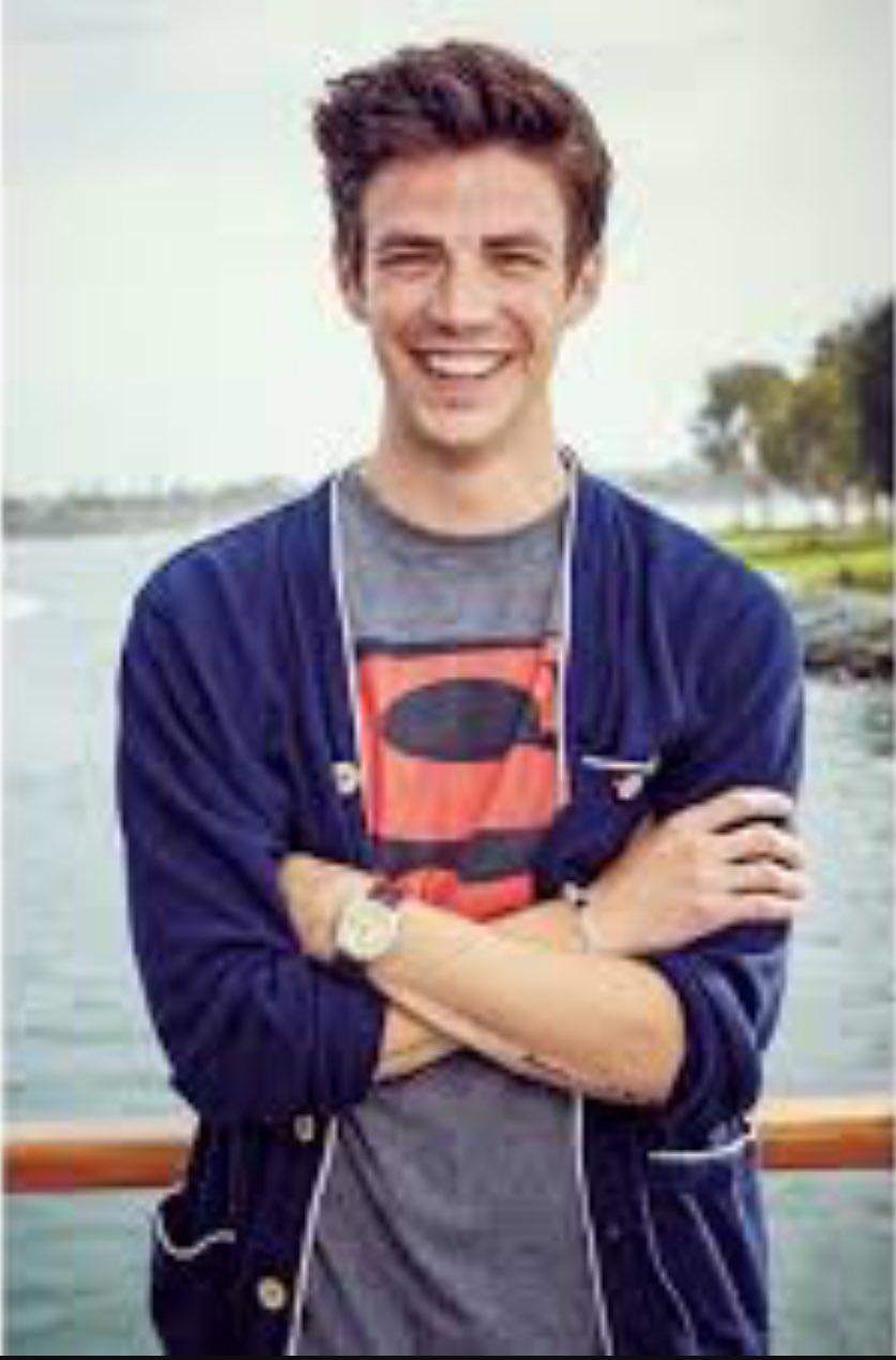 Happy birthday Grant Gustin 