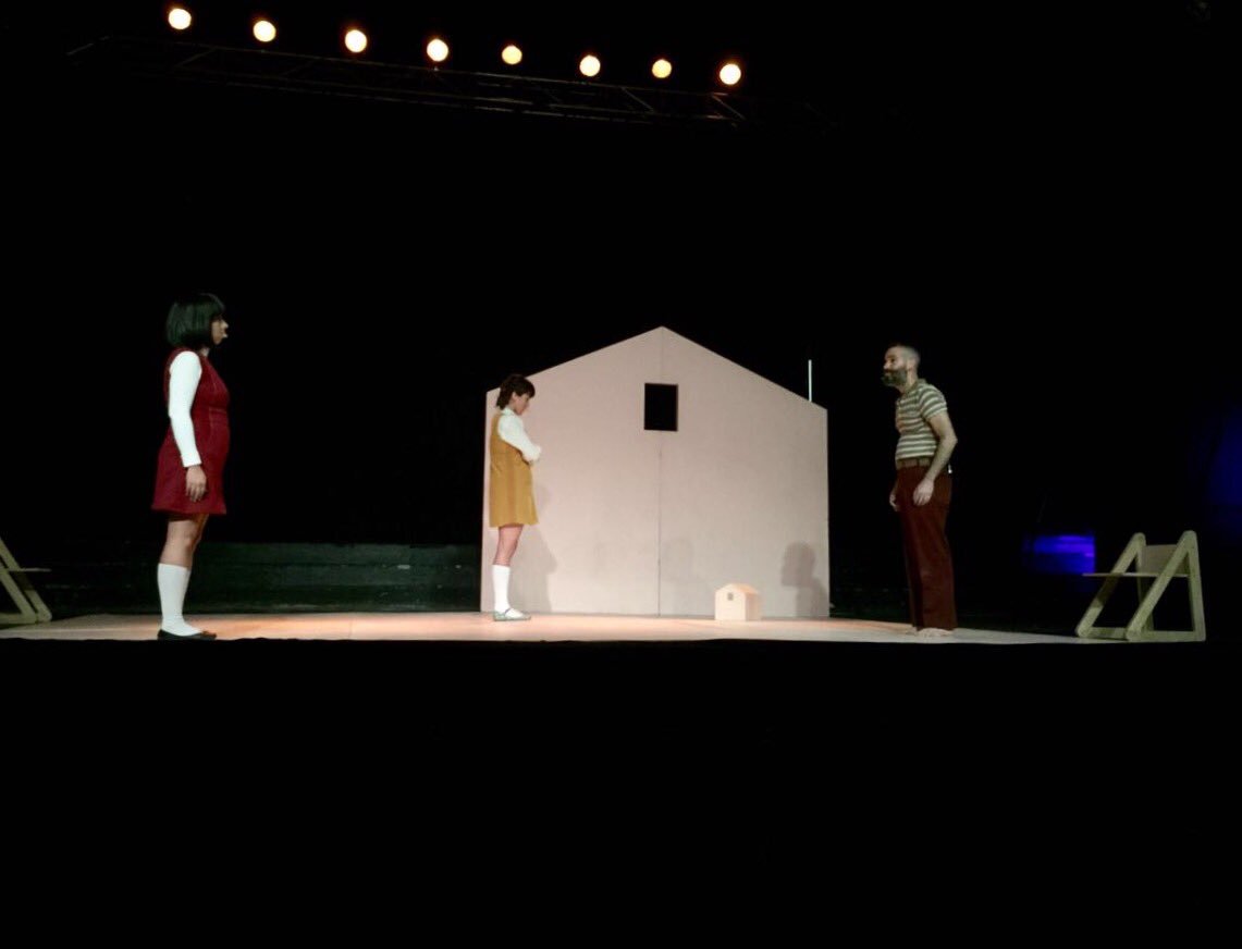 corpo_quilicura's tweet photo. Estamos en la 4ta noche dl ciclo político d #QuilicuraTeatro y el público disfruta con Hijos de..., obra dirigida por @fdo_ocampo #Quilicura https://t.co/DMANt8UNHN