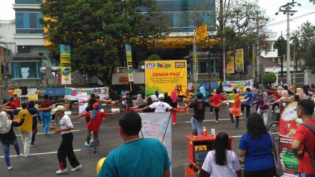 endahhalwa's tweet photo. Selamat Pagi...meriahnya senam pagi bersama hari ini #im3semaranginner @IM3OoredooJTG https://t.co/6ZYSODDjkF