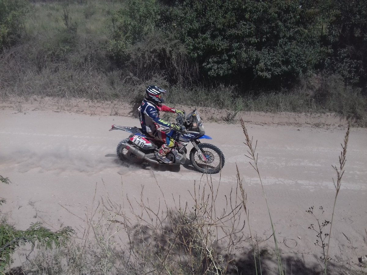 Aguscorrea191's tweet photo. Unos recuerditos del Dakar cuando paso por las cierras de Alpa Corral #Dakar2017 #VacacionesEnAlpaCorral https://t.co/4chkn5U2Ck