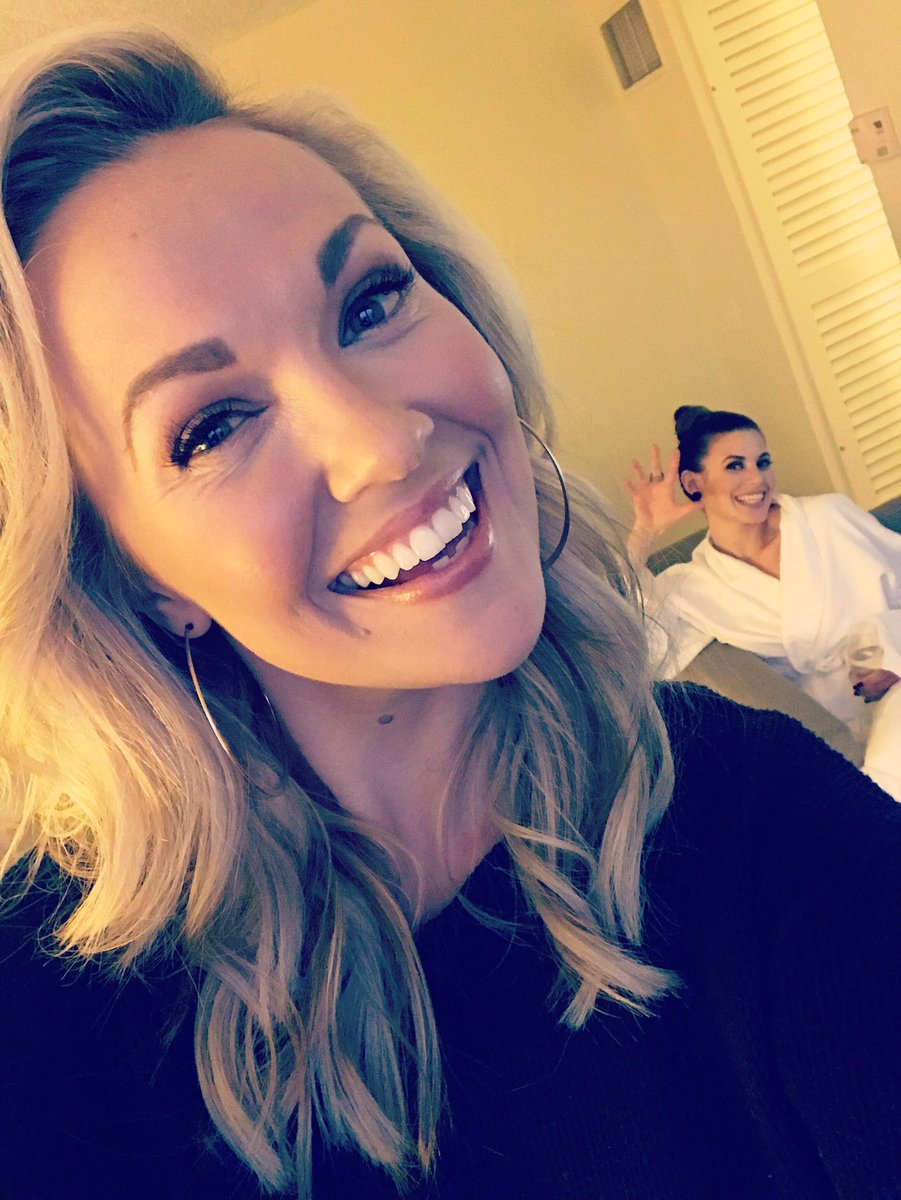 More sister hangs for #TCA17 . The glam team is working their butts off!  #meghanOry #ChesapeakeShores, image size:901x1200