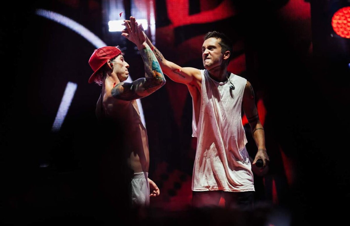 YOUFORlA's tweet photo. gn im glad these boys are alive https://t.co/whI6VfCDaX