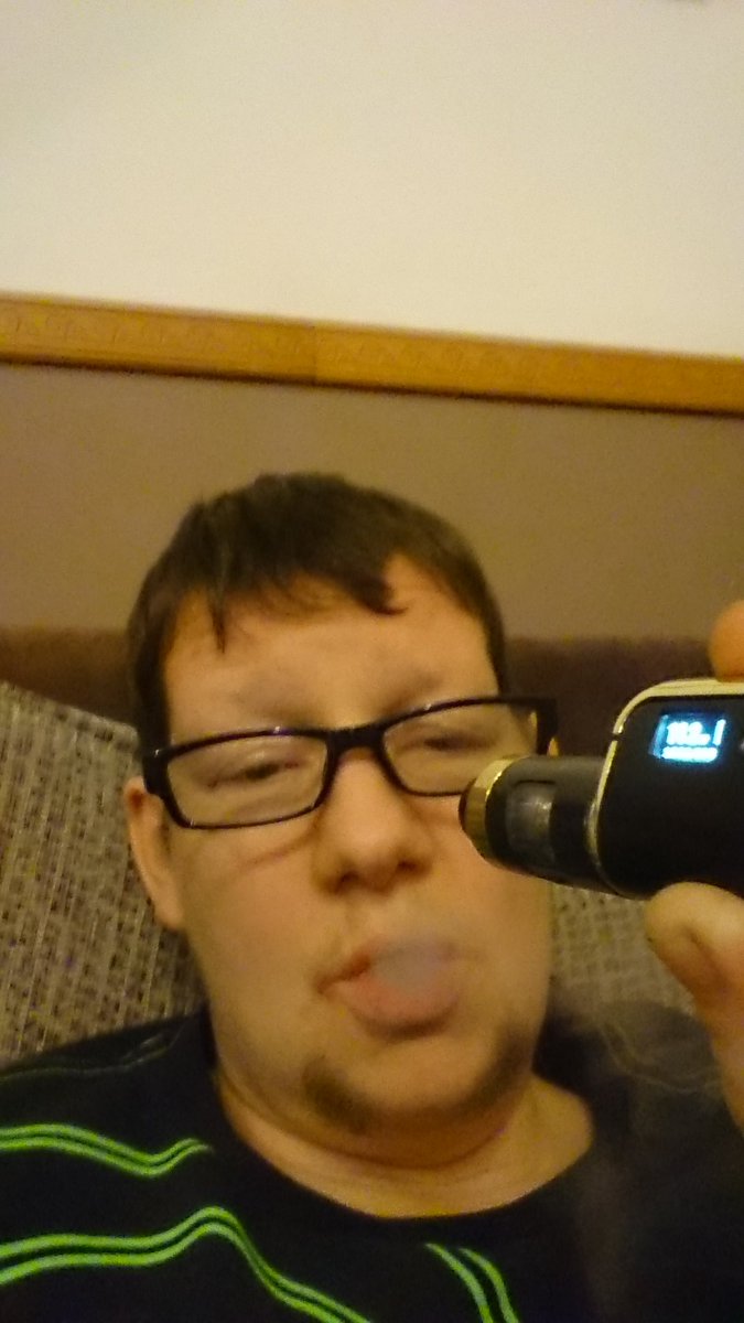 cheeky2s's tweet photo. Giving up smoking is hard but thanks to smok, https://t.co/w8ljBitAwz