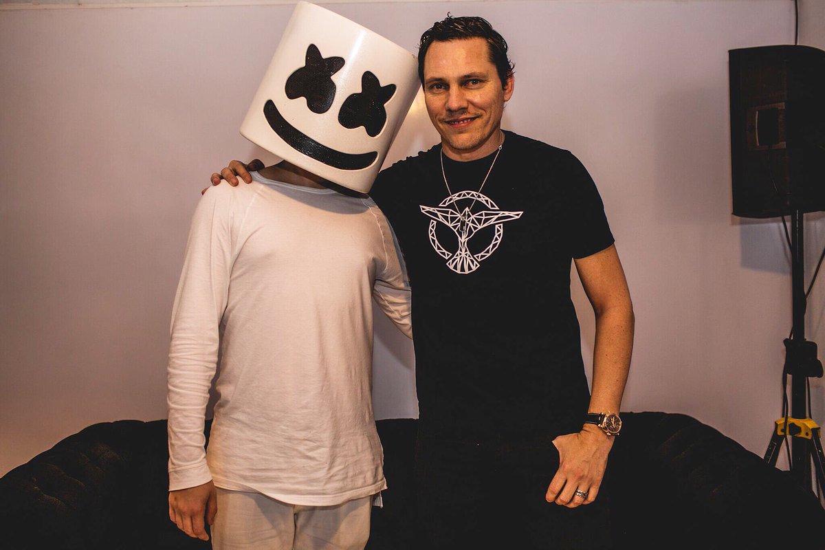 marshmello's tweet photo. Happy birthday you handsome devil! @tiesto ❤❤ https://t.co/IfwfUd5Voq