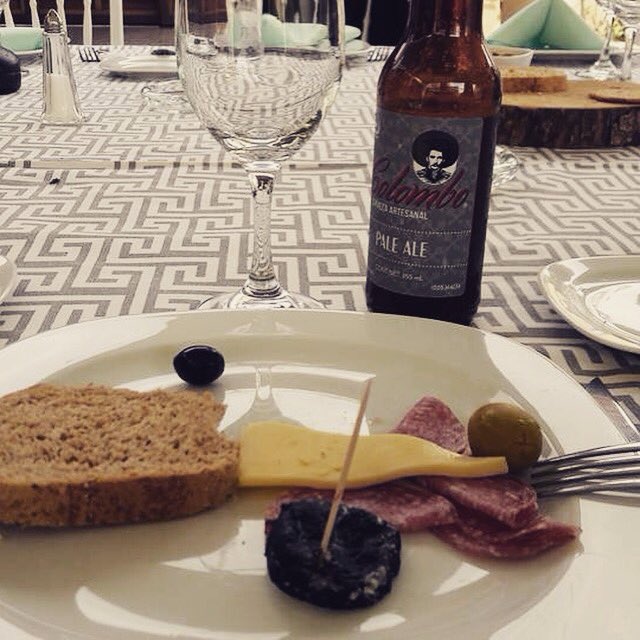 Cerveza_Colombo's tweet photo. Maridaje Perfecto... #NocheDeBuenGusto #ConsumeLocal #CervezaColombo https://t.co/Lgv5qatoT9