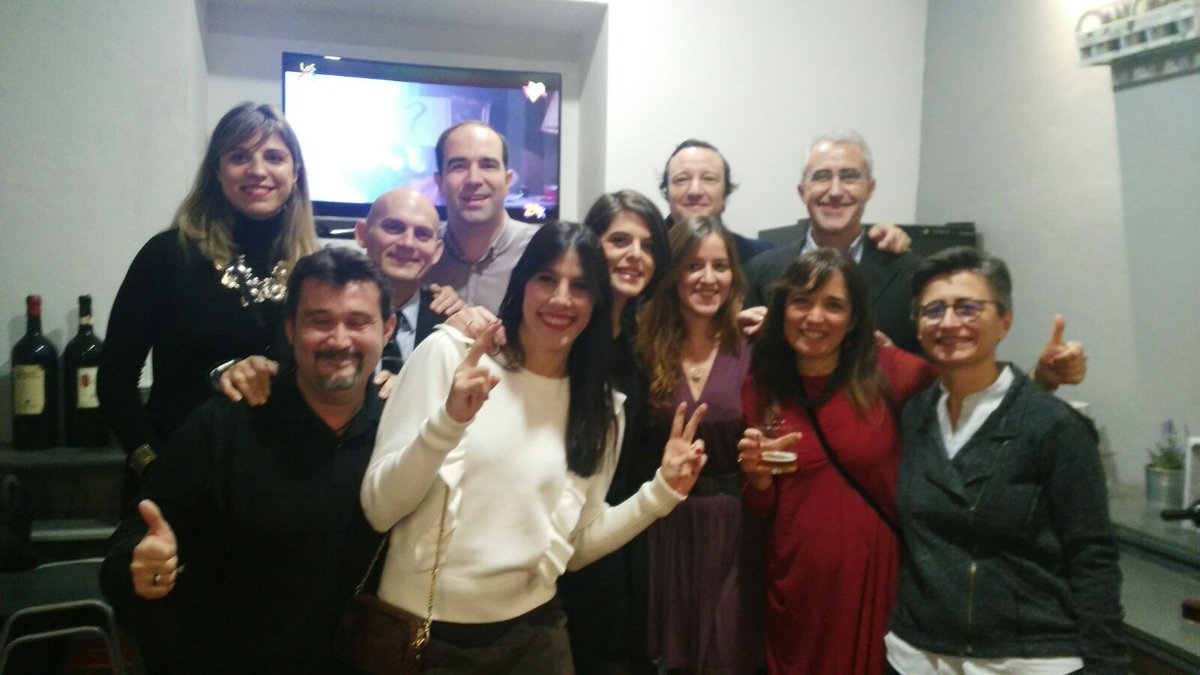 victor3000obst's tweet photo. La que hemos liado! Mas de 100 @VGrunning juntos de cena! ESPECTACULAR! GRACIAS! https://t.co/S9JHxZyLD6