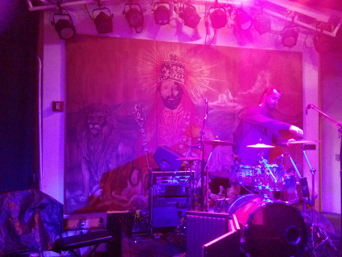 i_resolution's tweet image. T-Minus 10 minutes till @i_resolution  hits the stage at #Bobmarleysorlando @UniversalORL  come catch sweet reggae vibes!