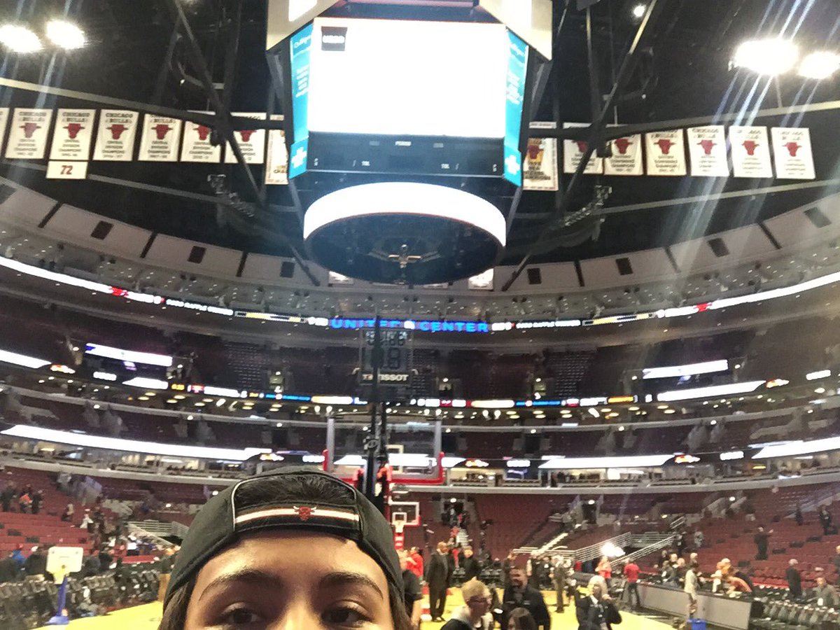 hildanator0502's tweet photo. BEST NIGHT EVER!!! Close seats to see the bulls, free Big Mac,&amp; free coffee!!😭😭😭 #2017LIT https://t.co/W8npigVpWd