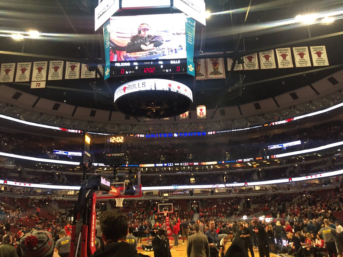 hildanator0502's tweet photo. BEST NIGHT EVER!!! Close seats to see the bulls, free Big Mac,&amp; free coffee!!😭😭😭 #2017LIT https://t.co/W8npigVpWd