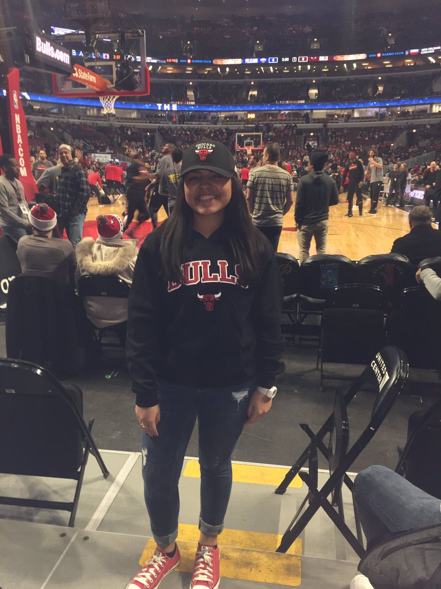 hildanator0502's tweet photo. BEST NIGHT EVER!!! Close seats to see the bulls, free Big Mac,&amp; free coffee!!😭😭😭 #2017LIT https://t.co/W8npigVpWd