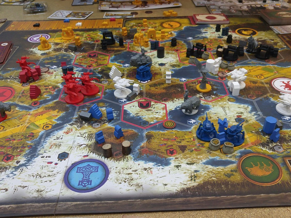 jme198's tweet photo. The board is getting very tight! 

#Scythe
#Boardwalk25 
#Jamiecon

@josejuan_rdz 
@Nellygadu 
@TheGamesTeacher https://t.co/SxK1gnurZI