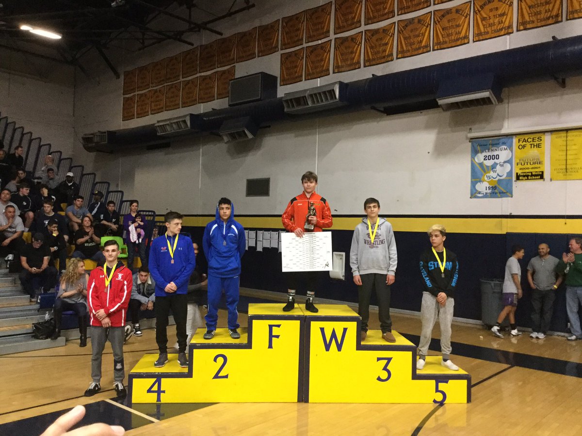 MrHartzel's tweet image. @DMHSwrestling Great work Wolves. Congratulations to Alex Dieball 3rd place. #youngsavage #dmwolves 🏋🏽‍♀️