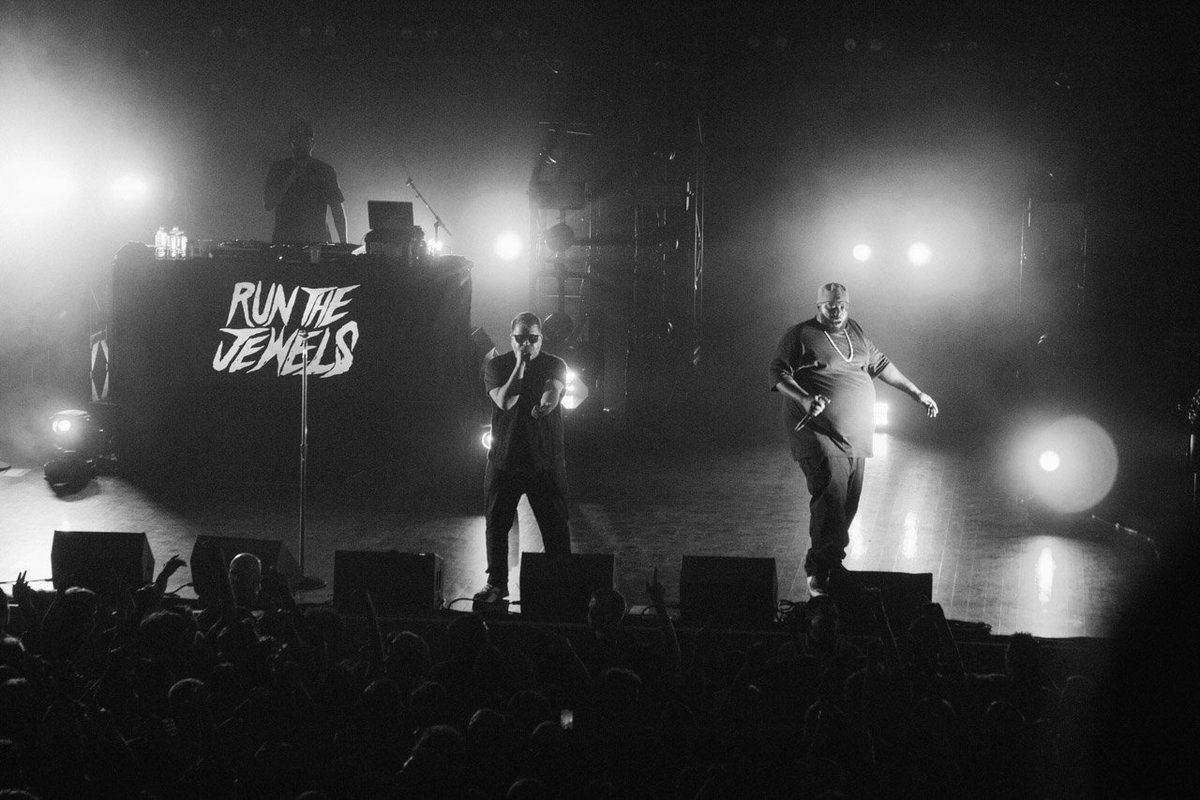 amazonmusic's tweet image. Thx to @runjewels for letting us roll with them this weekend! Don&apos;t miss #RTJ3 on Amazon Music 👉👊 amzn.to/2jREBLV