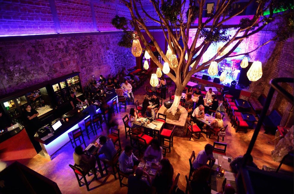 el58bar's tweet photo. #EL58 una opción diferente en San Miguel de Allende.
Show en vivo, comida y tragos excelentes. ¡¡ Te esperamos !! https://t.co/5WFRmfgH24