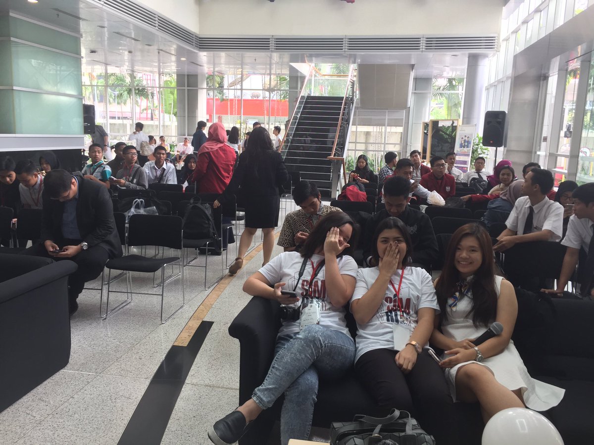 SIMBIZAsia's tweet photo. Morningg guyss!! Last dayy of #simbiz2017 timee for win the prize pool!!! #simbiz2017 #simbizasia https://t.co/PGhOJiUohd