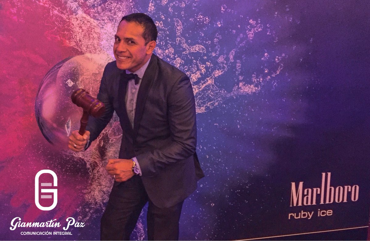 gianmartinpaz's tweet photo. Y para cerrar el día ... Subasta MARLBORO ...!!! #GianmartinPaz #Comunicador #Evento #ComunicadorIntegral https://t.co/bMDdr76iLq