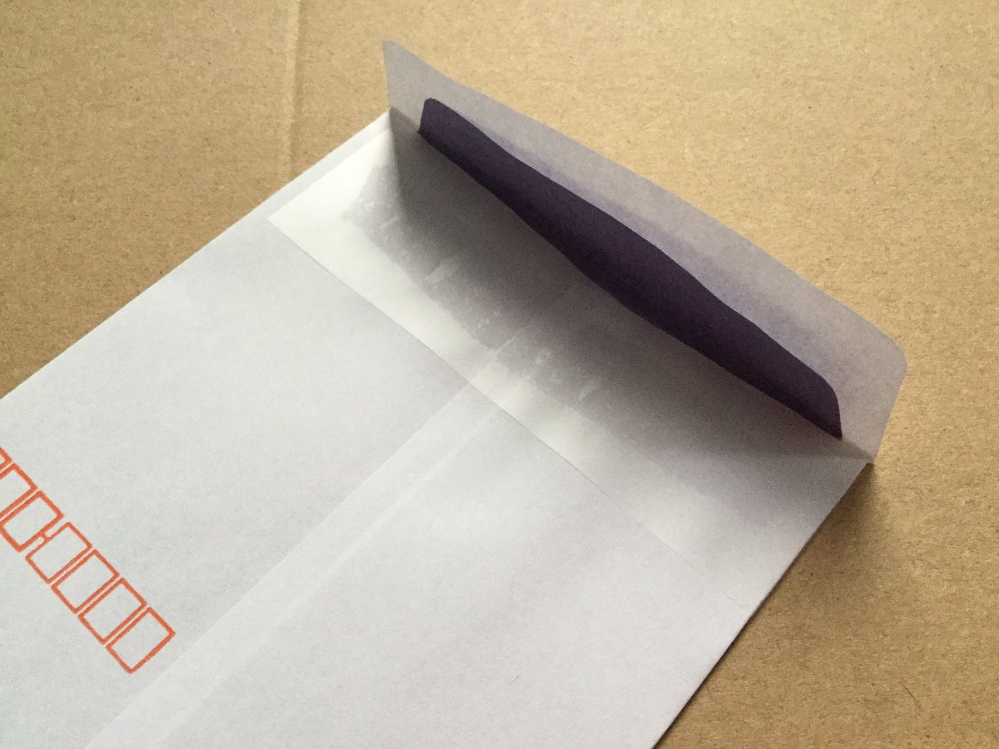 ら ん ちぇ 信用できません ワンタッチのり付封筒の のり は信用できません 茶封筒 二重封筒 に関わらず 特に100均 お徳用 製造されてから日数が経過しているものは 仮止め 程度の粘着力と思い テープでいいので必ず封は補強してくださいね