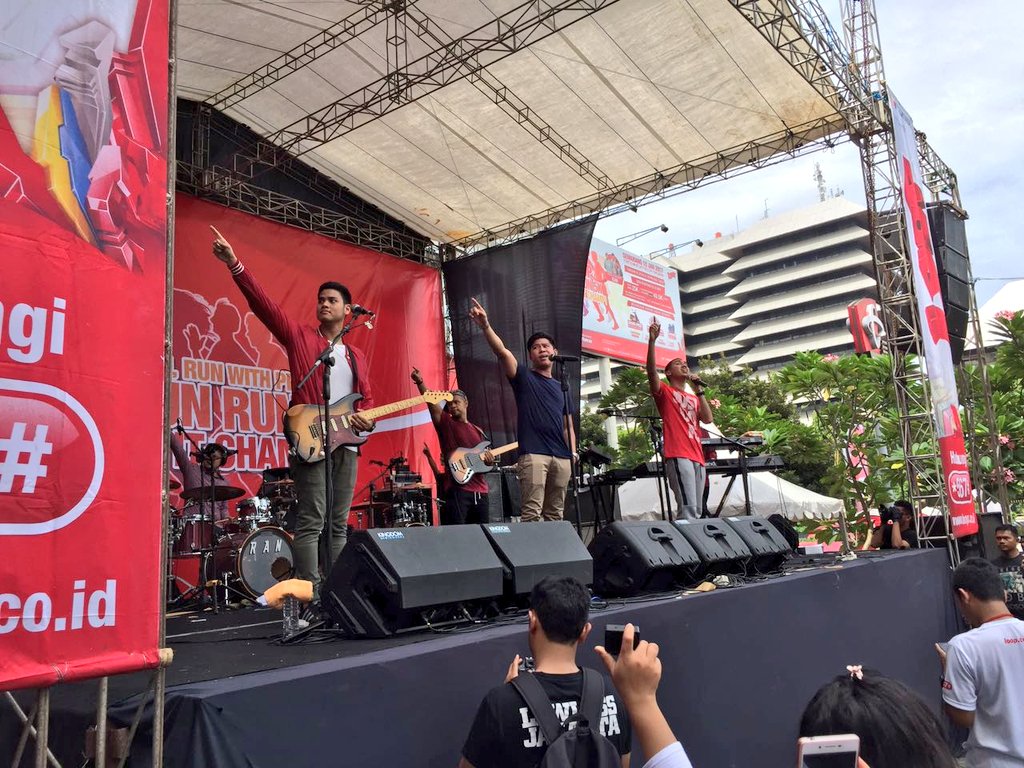 RANforyourlife's tweet image. Kita memandang langit yang sama...

#LOOPFunRun CFD Semarang @LOOP_ID.