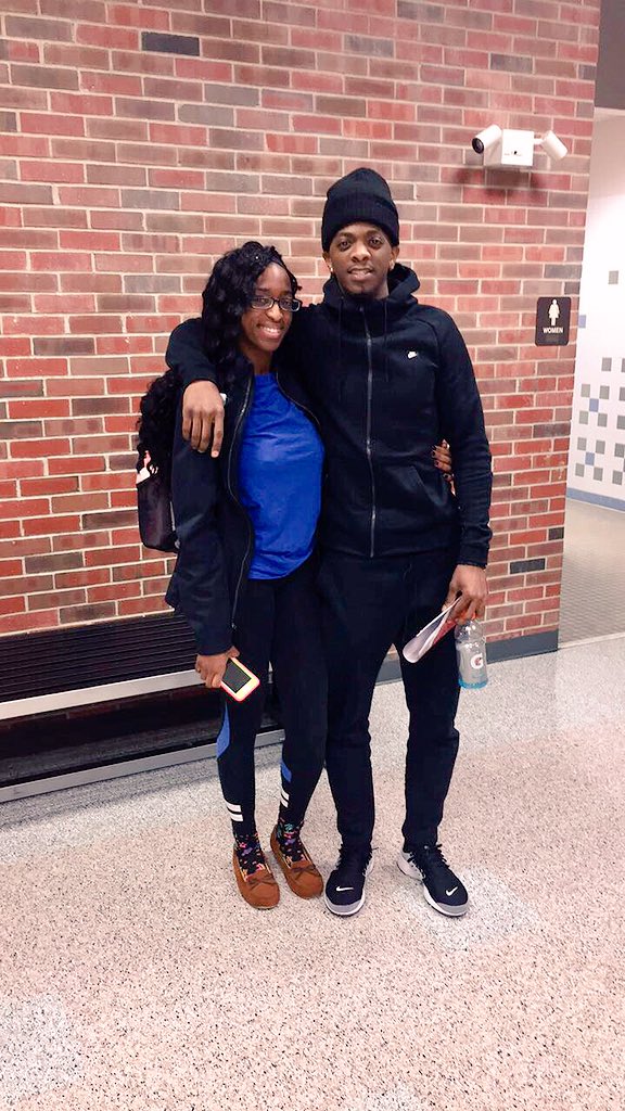 TWS_DeeRob's tweet image. Finally made it to see my baby sis play at her juco. She dropped 24 &amp;amp; 7 w/ the W. ❤️✊🏾🏀 #BloodLineStrong