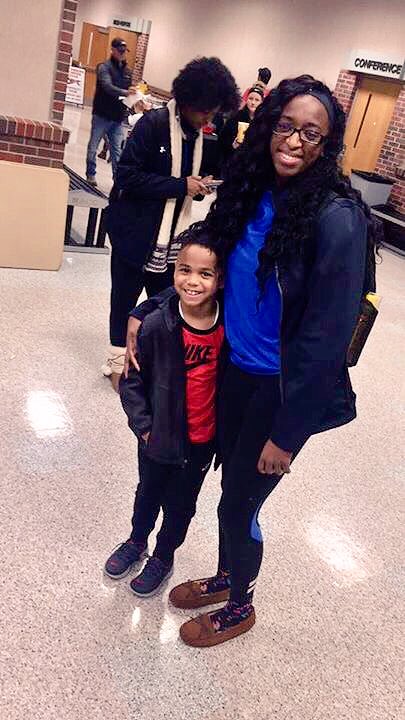 TWS_DeeRob's tweet image. Finally made it to see my baby sis play at her juco. She dropped 24 &amp;amp; 7 w/ the W. ❤️✊🏾🏀 #BloodLineStrong