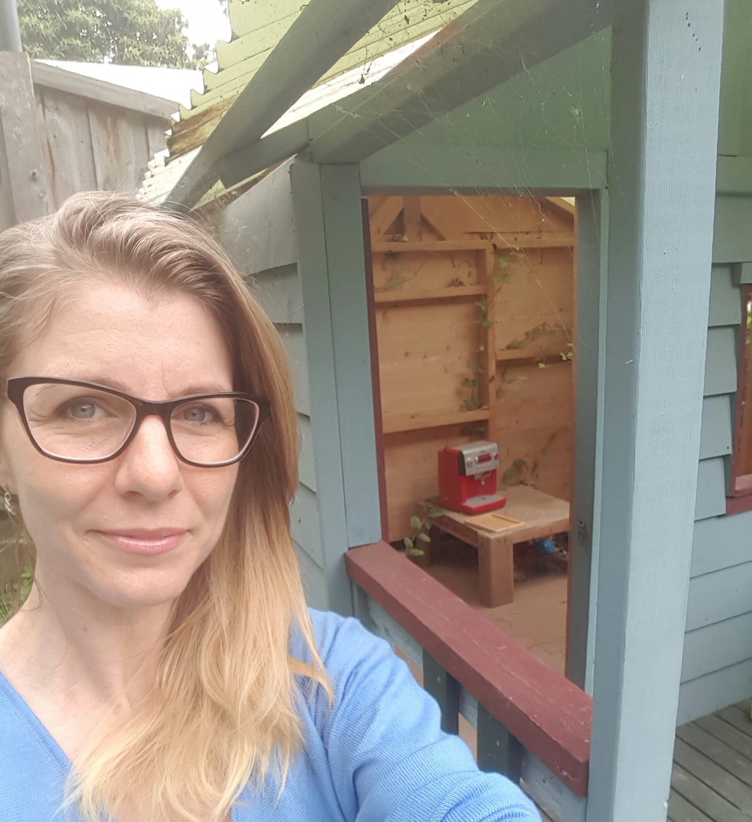 ohforf_cksakes's tweet photo. Gonna get away from the city &amp; move to the country. Got a place &amp; it has everything I need. #lattemachine https://t.co/5tGo7Q7fII