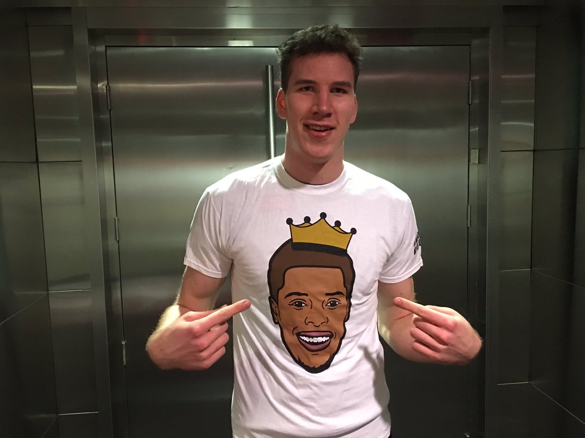 Raptors's tweet photo. Here's a pic of Big Yak in an extra small tee.

RT to #NBAVote for Kyle Lowry https://t.co/5xmlEmksa5