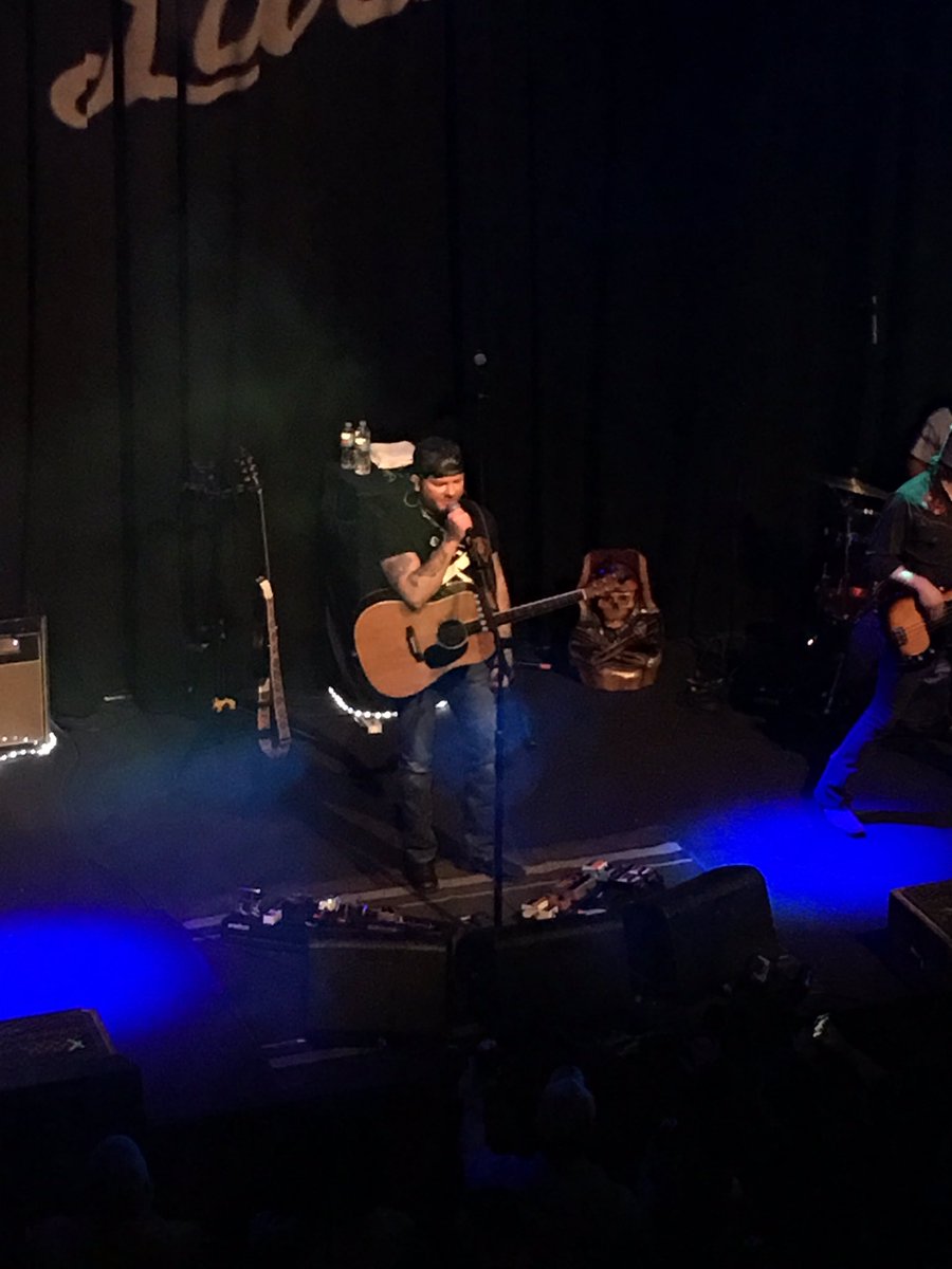 Roadhouseims's tweet photo. Me @stoneylarue is on stage now!!! And @JasonCarter03 is buying #jelloshots https://t.co/86zyoM8IWn