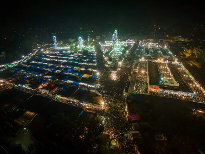 agrawalakhil's tweet photo. Drone Camera pictures of Bargarh #DhanuJatra

#OdishaExpress https://t.co/FQklLgiKEG