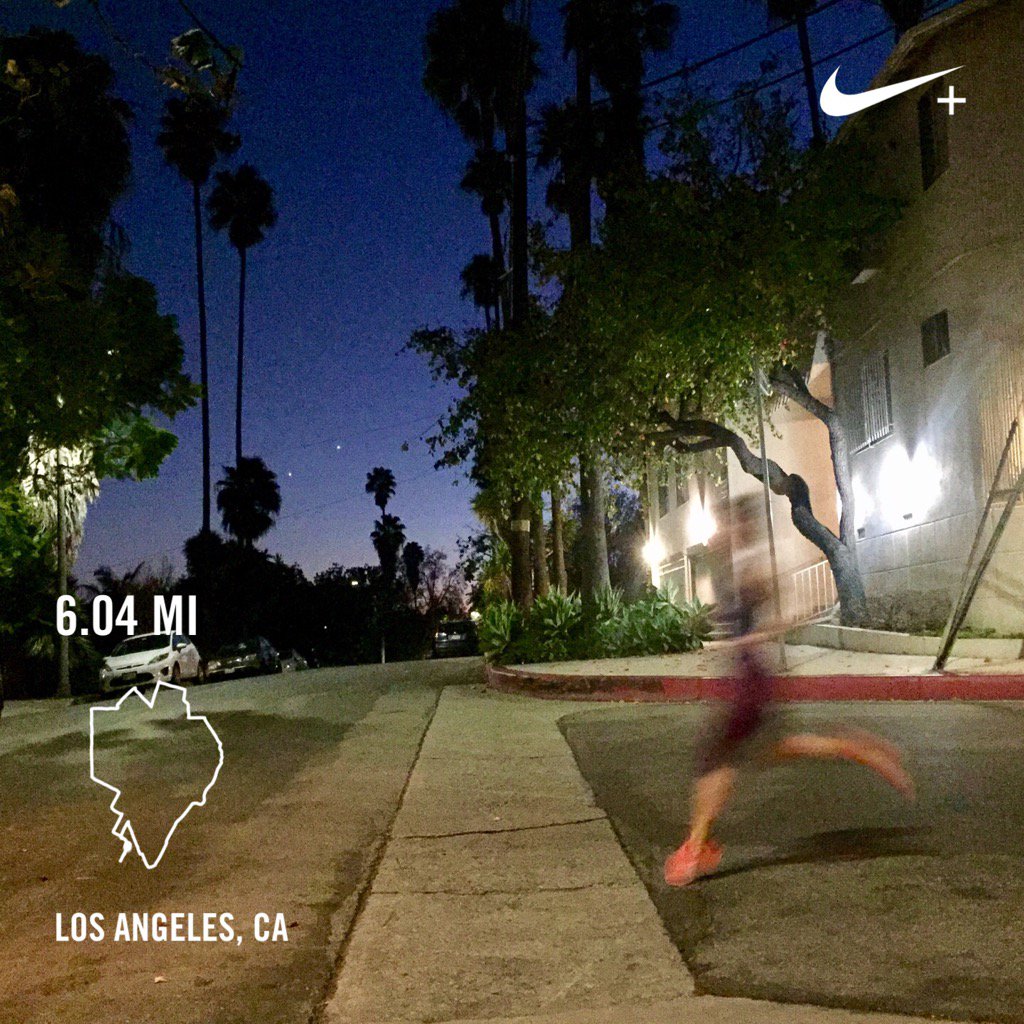 beansandmiles's tweet photo. How bad do you want it? @NikeRunning @NikeLA #SunsetMiles 💭🏃🏻‍♀️ https://t.co/PGTOsKwN3w