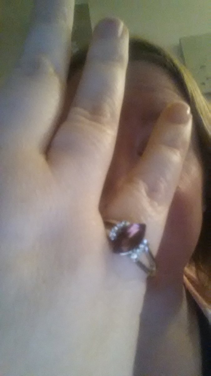 jessthebest81's tweet photo. Hidden gems candle and I get the $10 ring. #justmyluck #bigsender https://t.co/w93tig61ZT