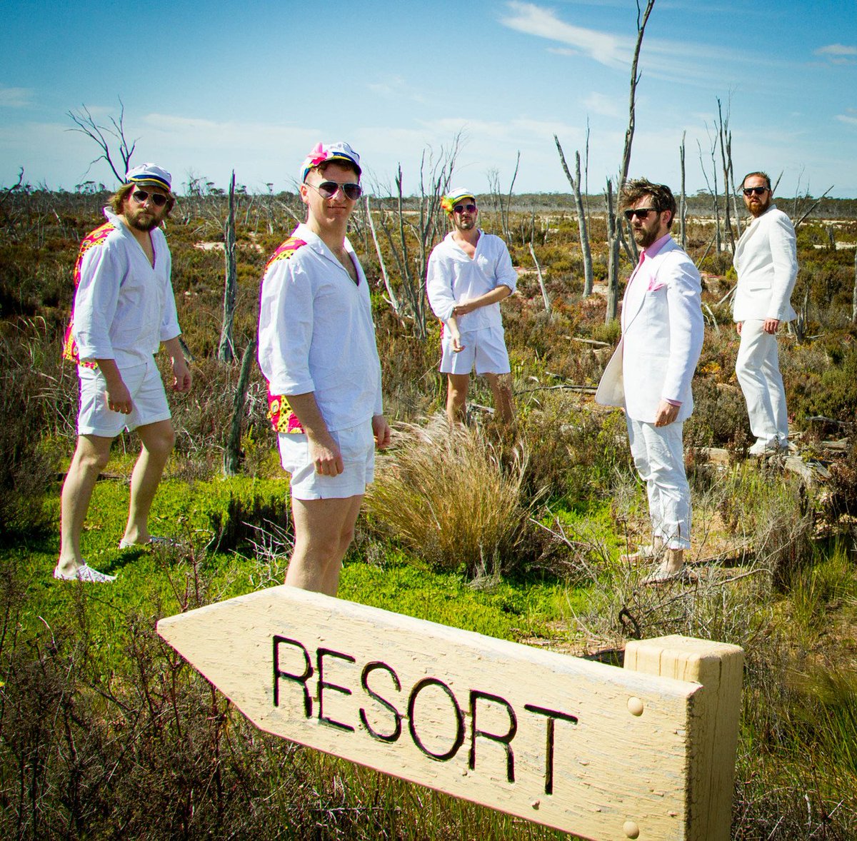 🌴 Last #last show #show TONIGHT! 6:30pm for Trop~Pop mayhem! It's been amazing, let's end it with a bang. #sydfest #meritonfestivalvillage 🌴